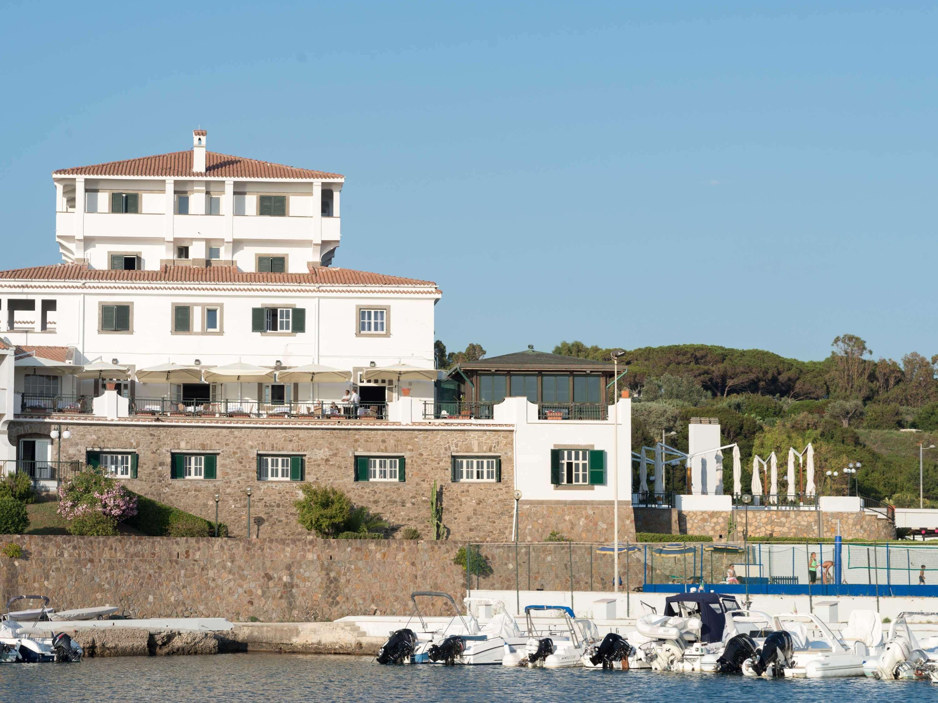 Sunbay Park Hotel Civitavecchia Exteriör bild