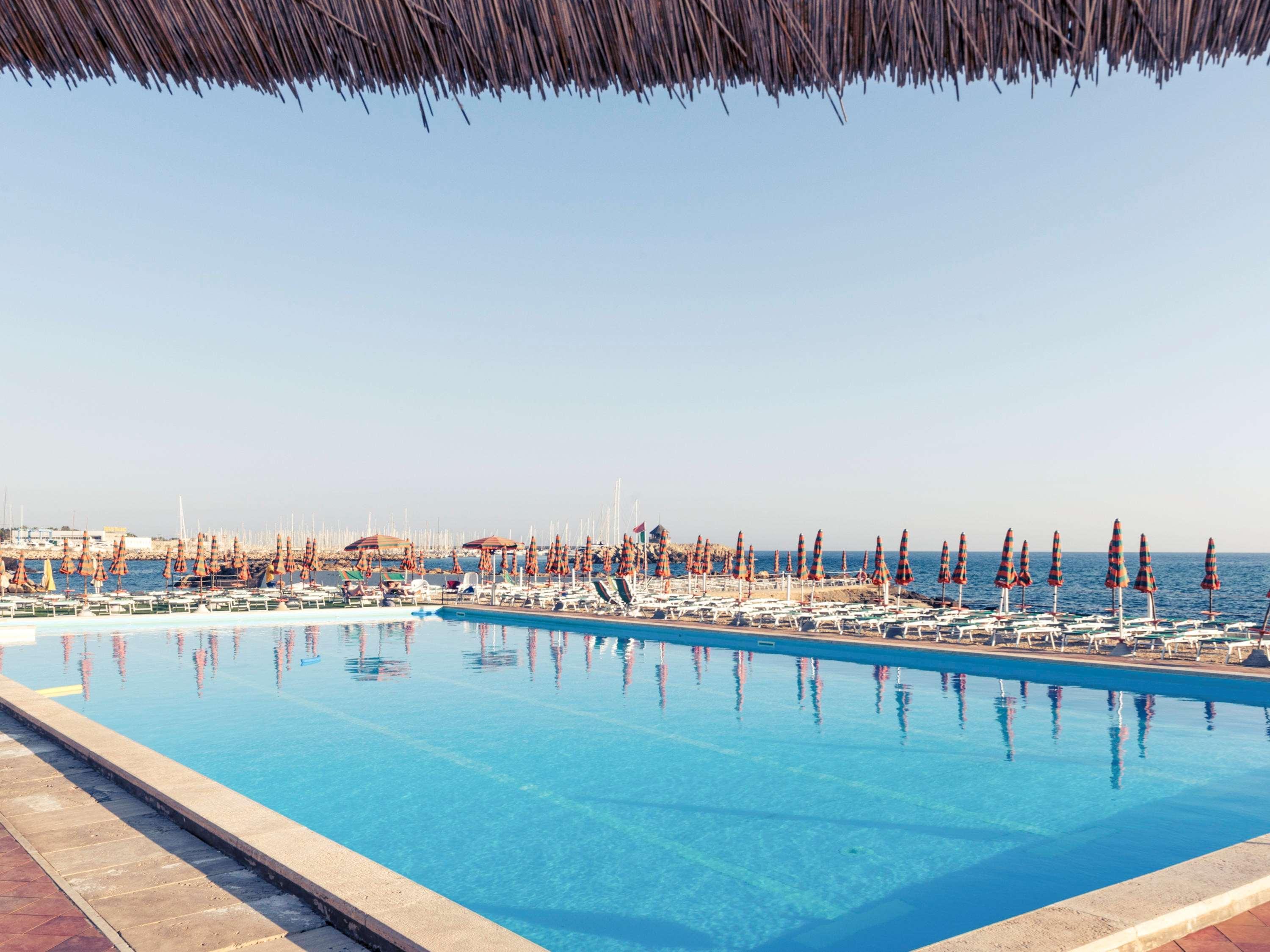 Sunbay Park Hotel Civitavecchia Exteriör bild