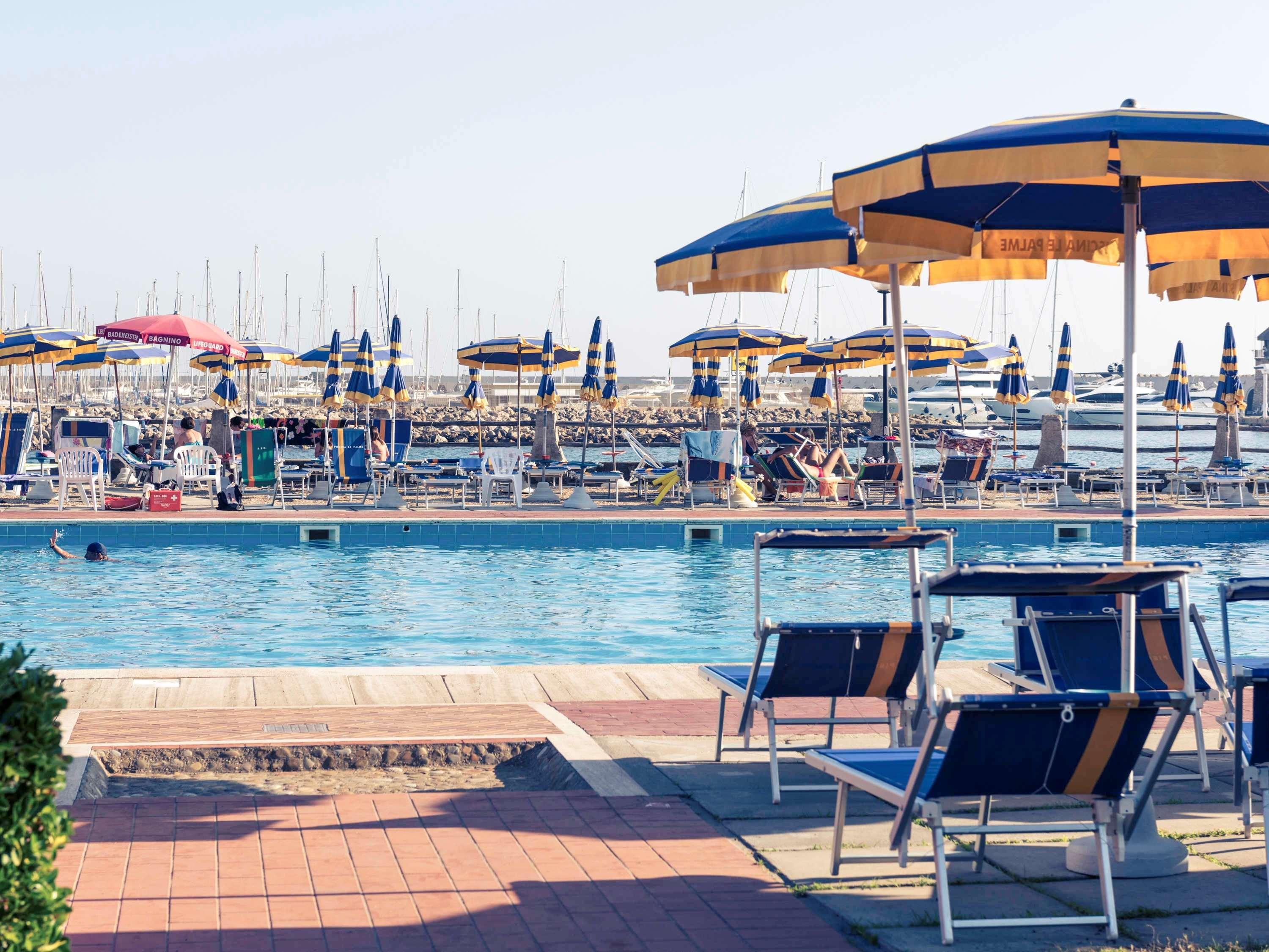 Sunbay Park Hotel Civitavecchia Exteriör bild