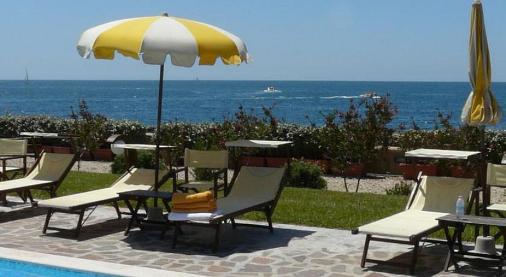 Sunbay Park Hotel Civitavecchia Exteriör bild
